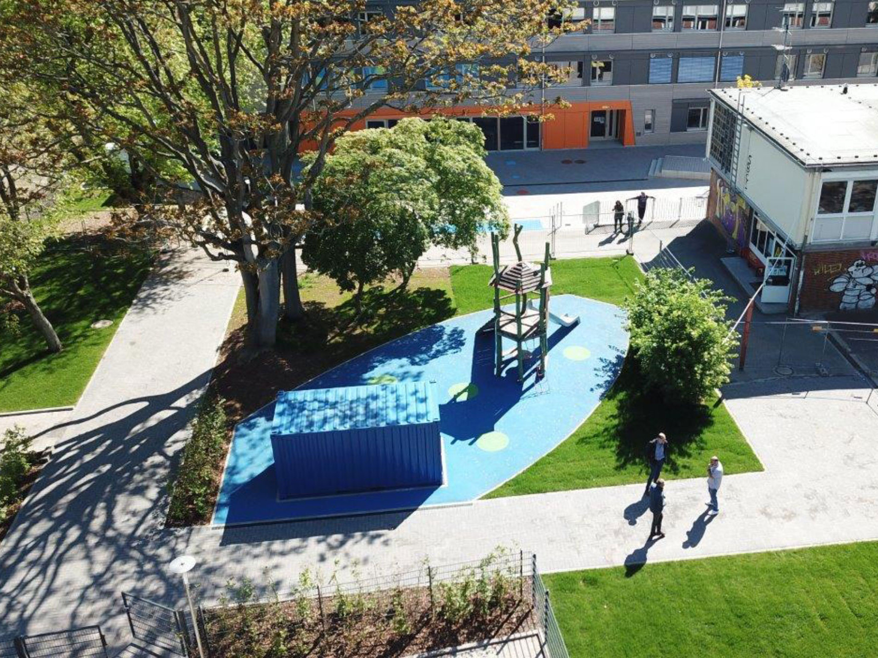 Schulhöfe und Kindergärten