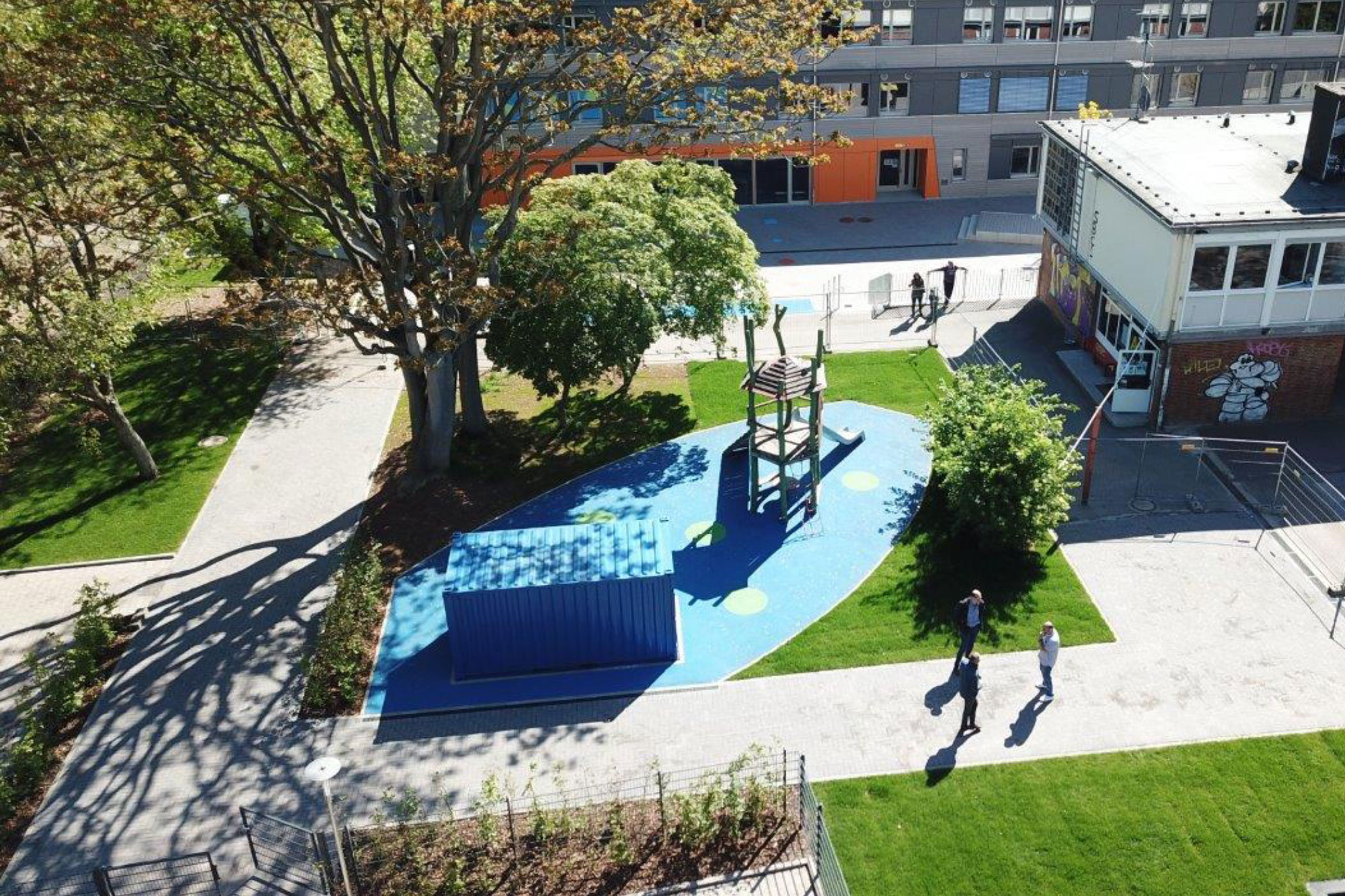 Schulhöfe und Kindergärten