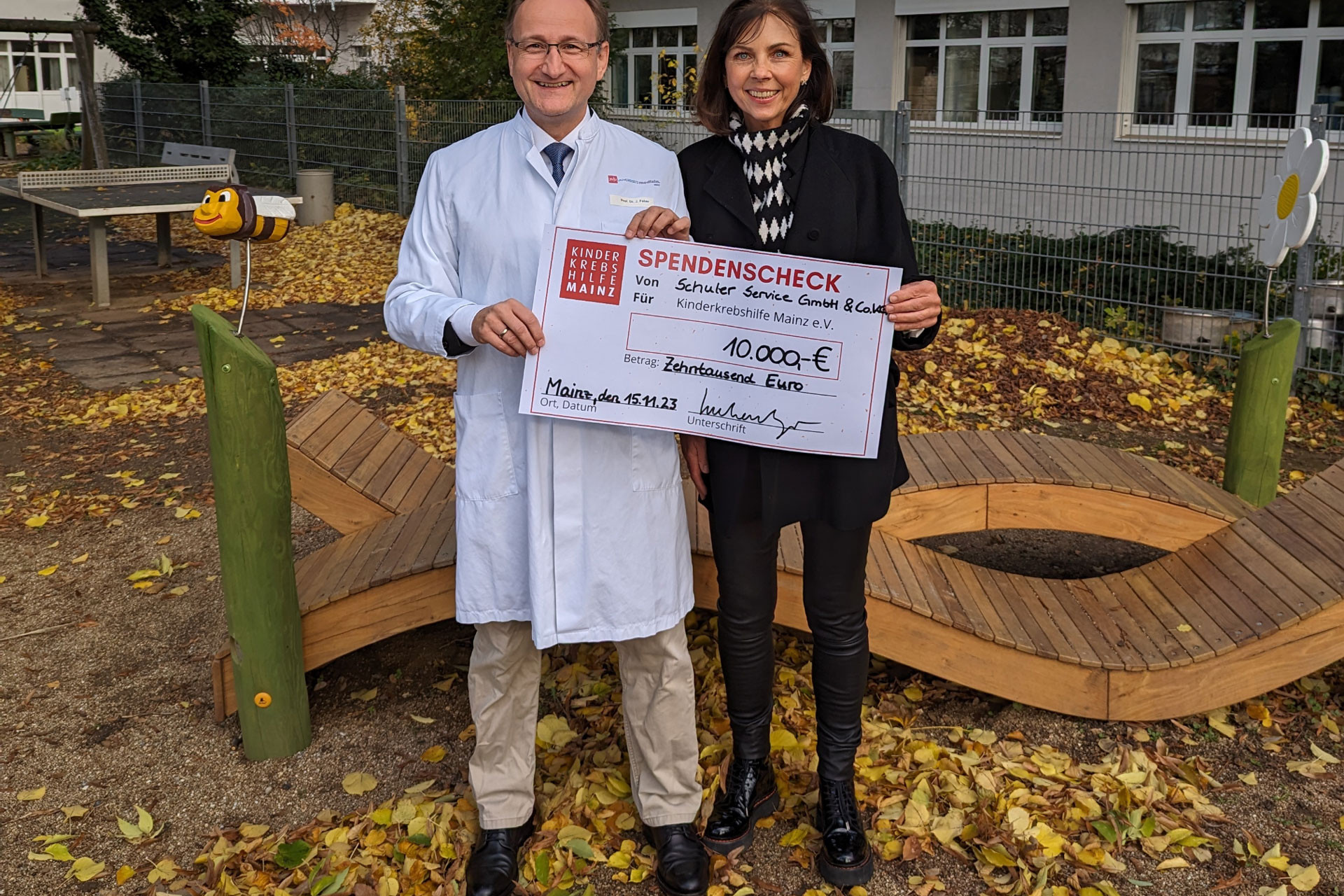 Die Schuler Group schenkt großzügig zu Weihnachten!